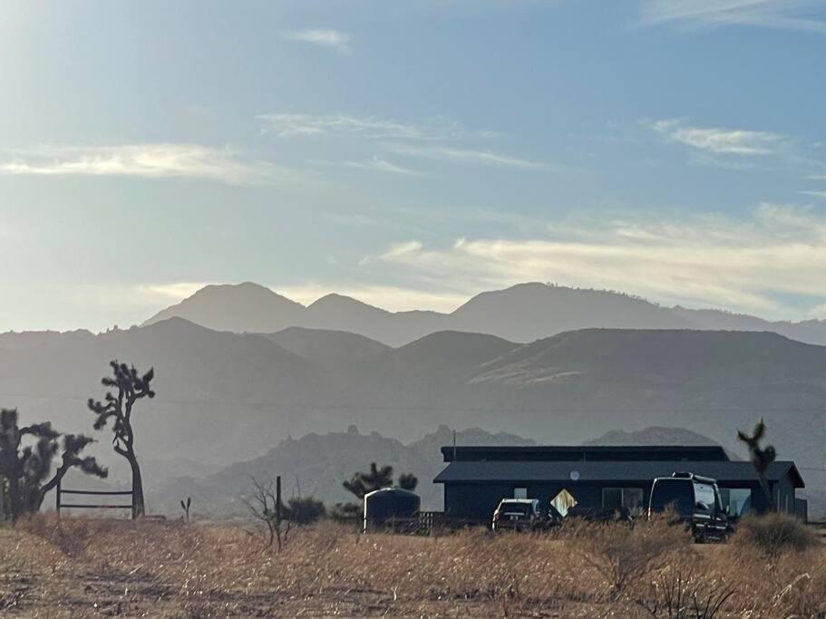 Chasing The Moon: Expansive Tub Views Near Pappy'S Villa Pioneertown Kültér fotó