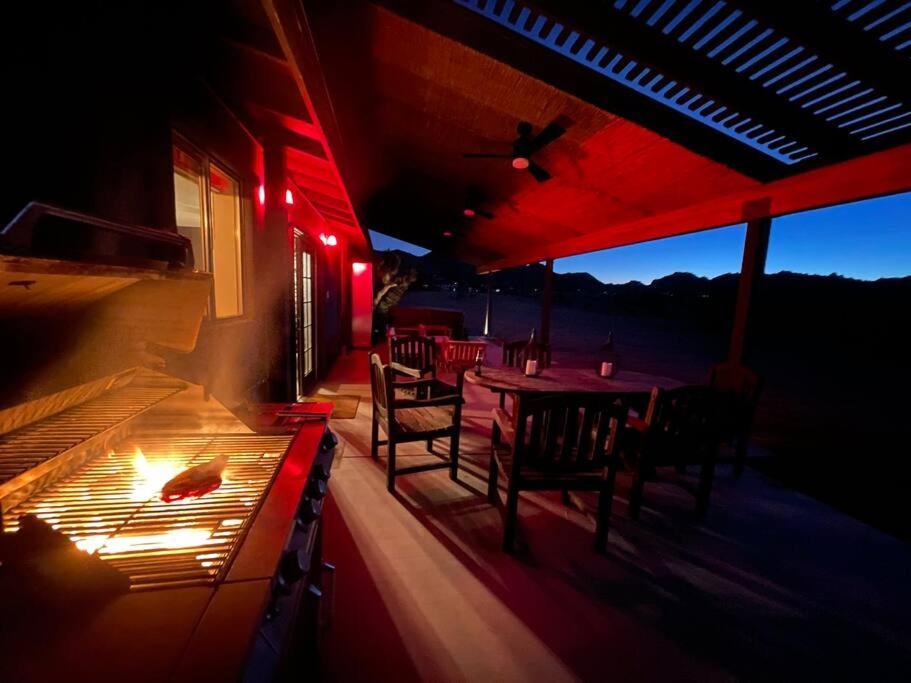 Chasing The Moon: Expansive Tub Views Near Pappy'S Villa Pioneertown Kültér fotó