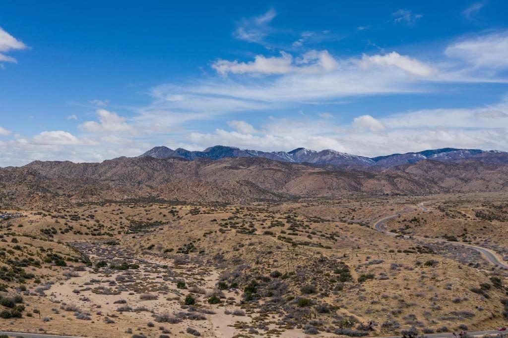 Chasing The Moon: Expansive Tub Views Near Pappy'S Villa Pioneertown Kültér fotó