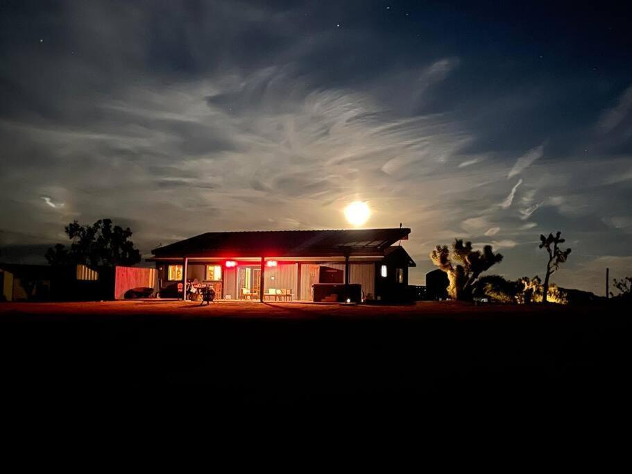 Chasing The Moon: Expansive Tub Views Near Pappy'S Villa Pioneertown Kültér fotó