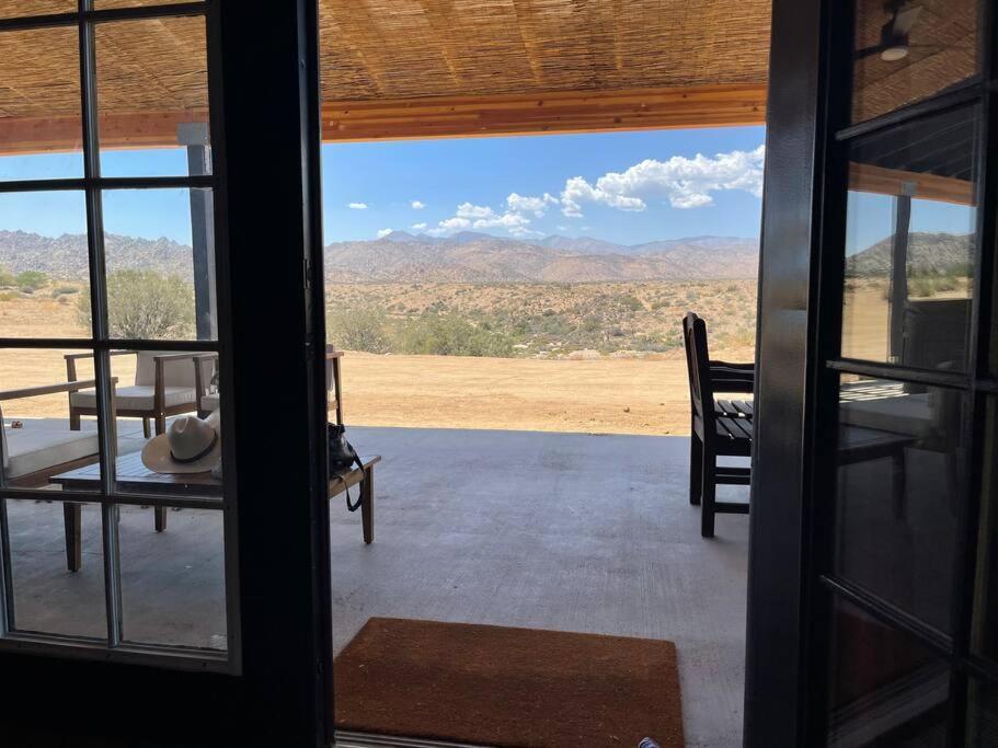 Chasing The Moon: Expansive Tub Views Near Pappy'S Villa Pioneertown Kültér fotó
