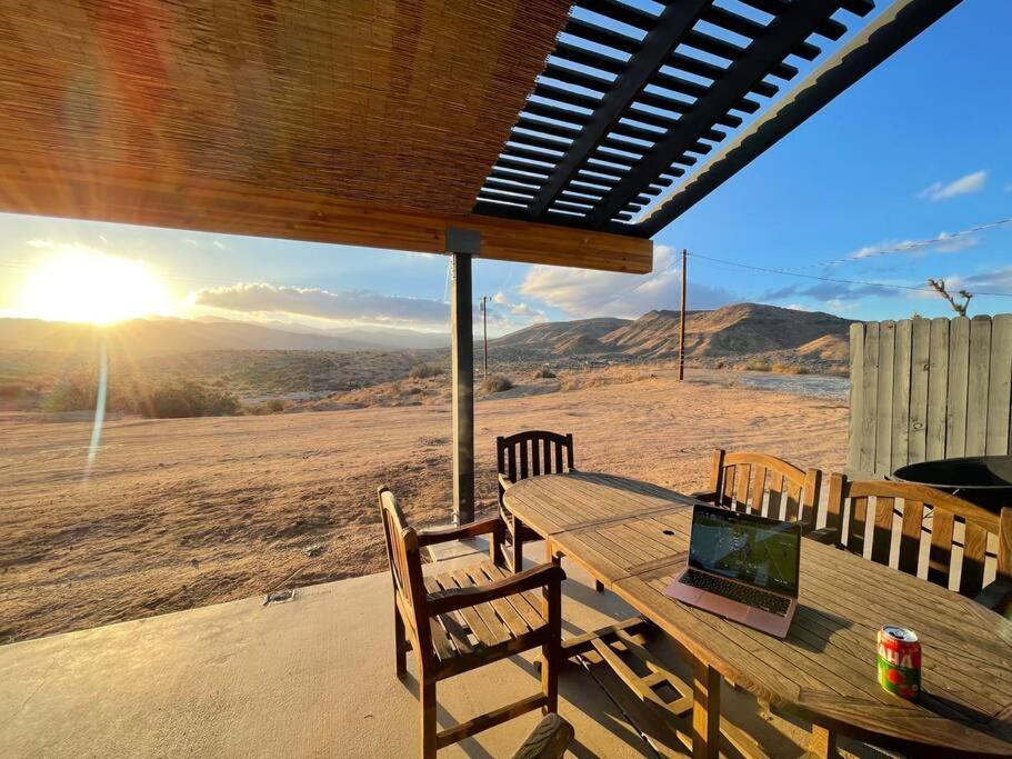 Chasing The Moon: Expansive Tub Views Near Pappy'S Villa Pioneertown Kültér fotó