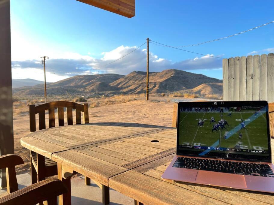 Chasing The Moon: Expansive Tub Views Near Pappy'S Villa Pioneertown Kültér fotó